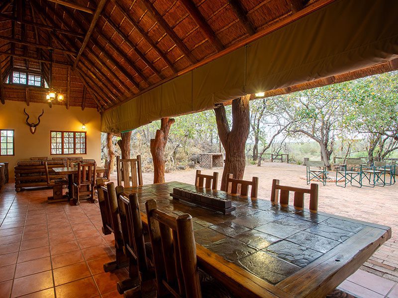 Makutsi-tented-camp-restaurant