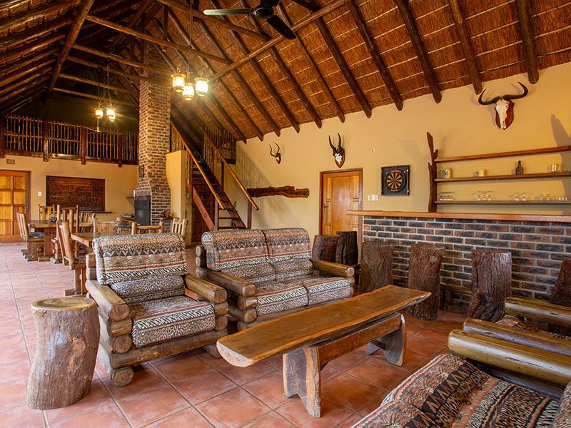 Makutsi-tented-camp-restaurant