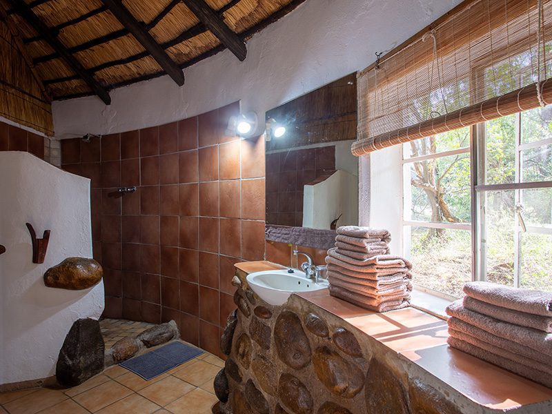 makutsi-accom-bathroom2