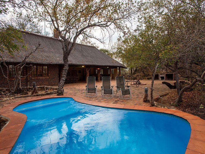 makutsi-tented-camp-pool