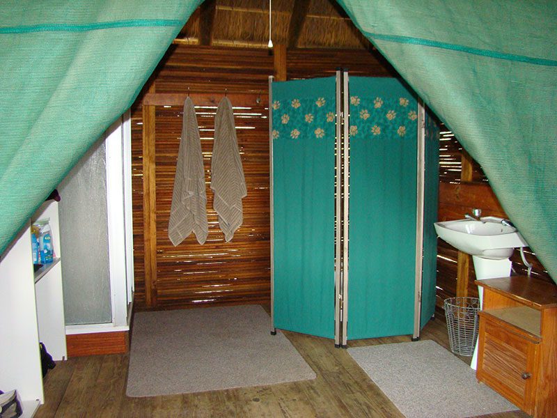 makutsi-tented-camp-tent-bathroom