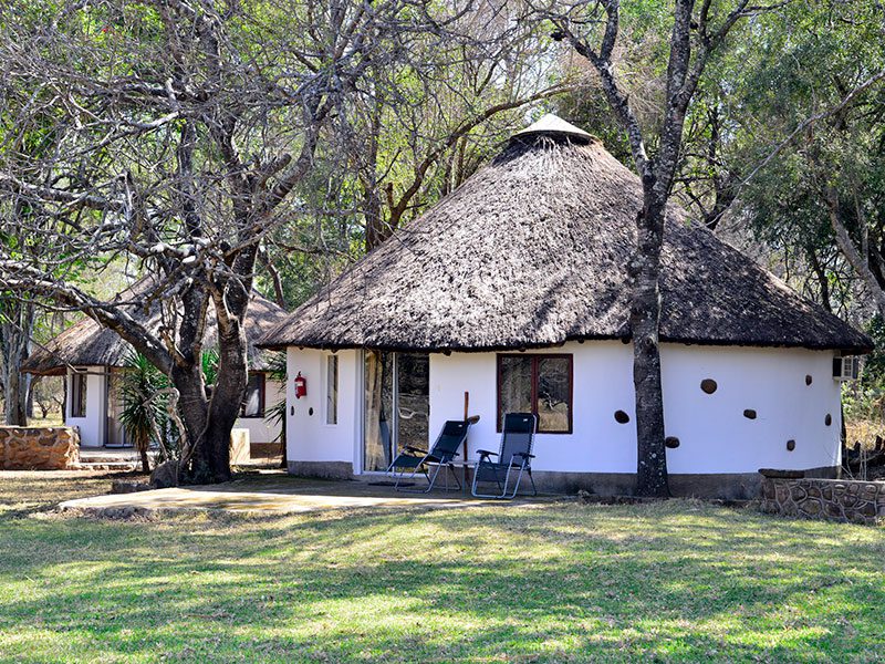 family-bungalow-makutsi-safari-springs