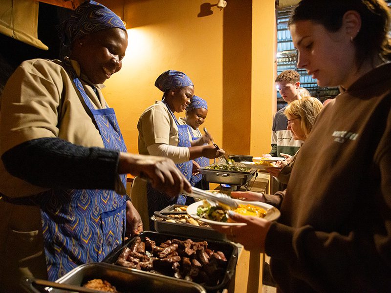 traditional-braai-bbq-makutsi-safari-springs